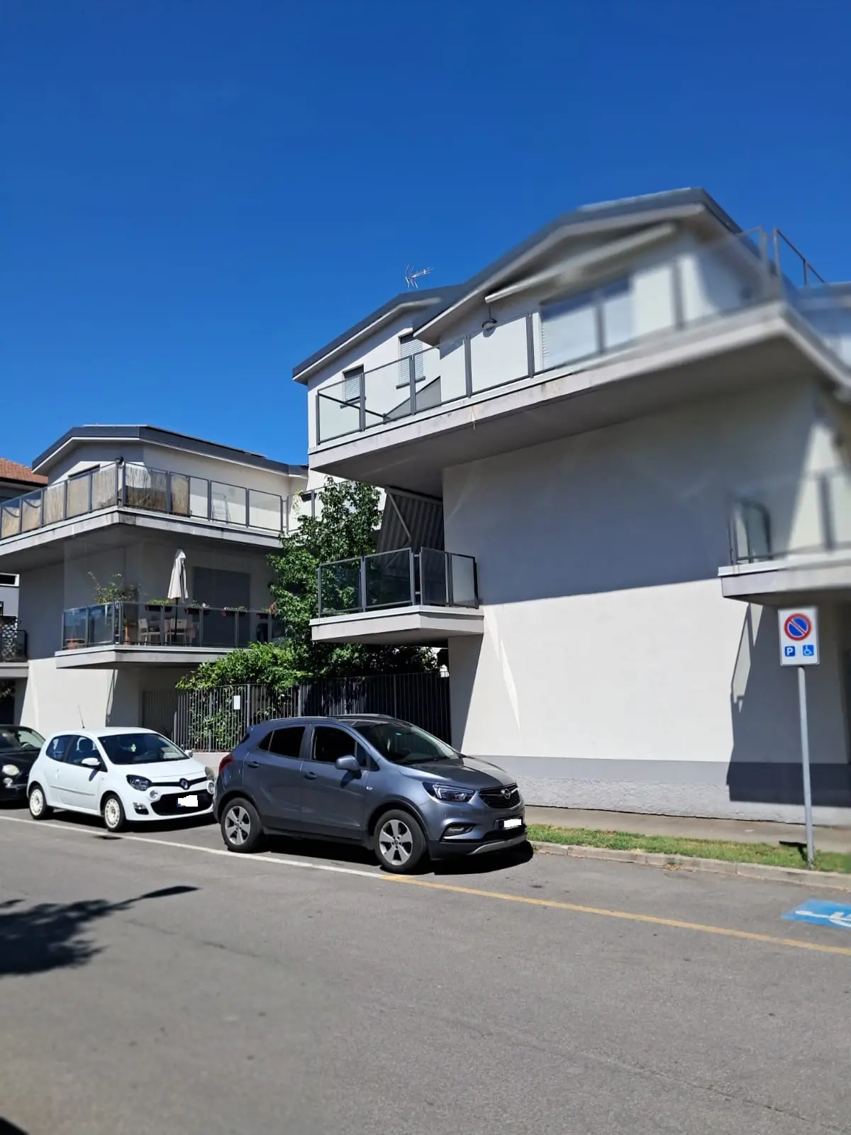 bollate - Palazzina a bollate – Delcasa immobiliare